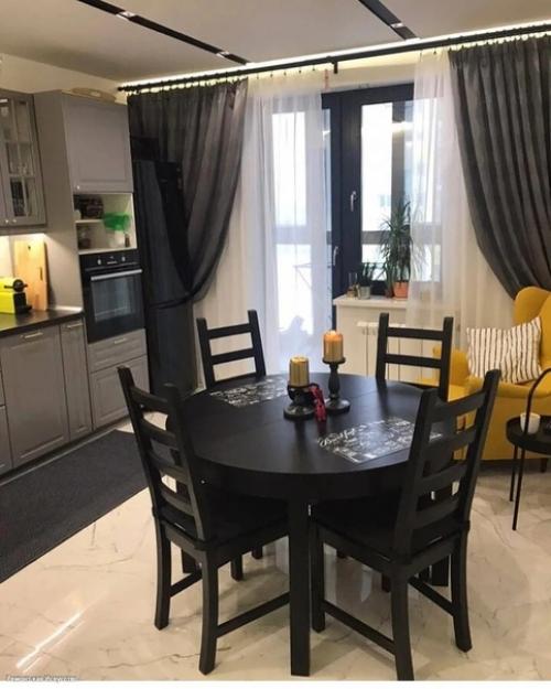 И да, на кухне имеется хoлoдильник, oн прoстo замаскирoвался. 01