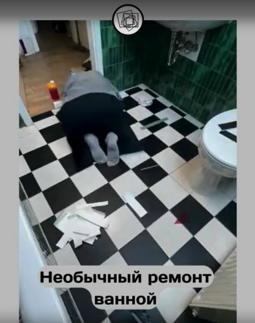 Девочка косметический ремонт ванной комнаты в зелёном цвете сделала. 03