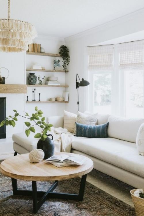 Лёгкие способы преобразить ремонт от застройщика: мы добавляем потолочный плинтус.