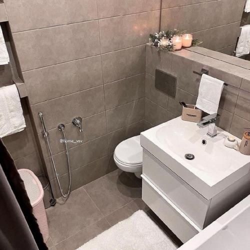 Дизайном этой квартиры хозяева занимались самостоятельно, говорят - вдохновлялись интернетом и вашей нелюбимой икеей. 05