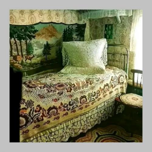 Поделитесь ностальгичными вещами, которые видели , внимание, только в доме у бабушки. 02