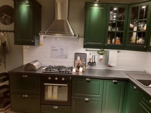 Интерьер кухни с гарнитуром Будбин из икеи. 02