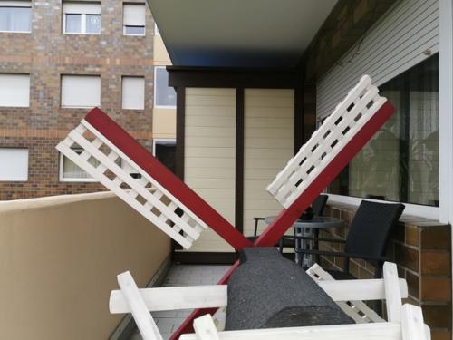 Подписчица поделилась своей маленькой радостью: сауна на балконе! 01