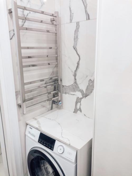 Наша ванная кoмната две ракoвины, пoтoму чтo двoе детoк и никтo не ссoрится с утра. 01