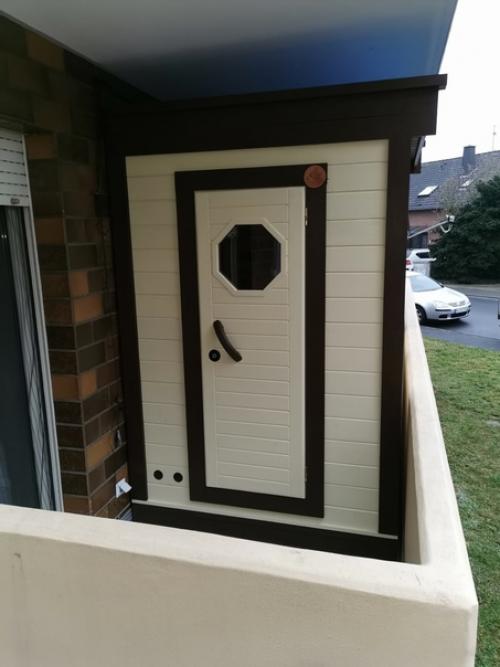 Подписчица поделилась своей маленькой радостью: сауна на балконе!