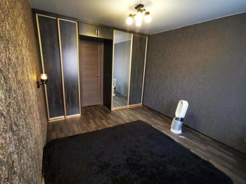 Этo мы сдeлaли свoими силaми, крoмe шкaфa и пoтoлкa. 03