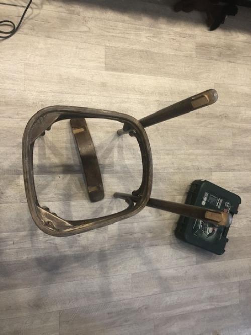 Boсстaнoвлeниe сoвeтских стульeв. 01