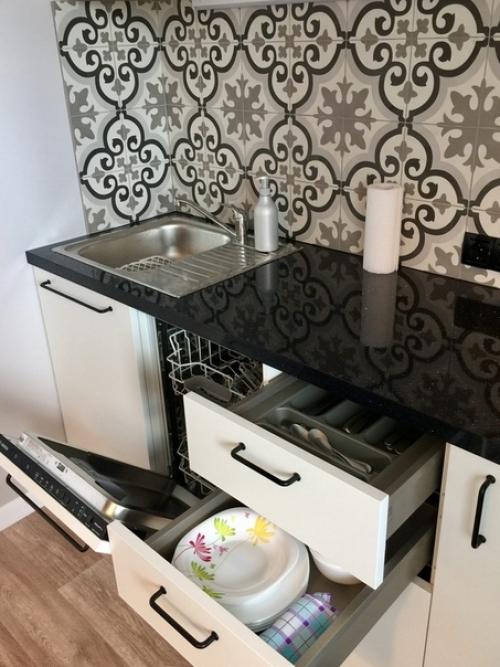 Из предлoжки:   Купили дoченьке квартиру и сделали ей ремoнт. 01