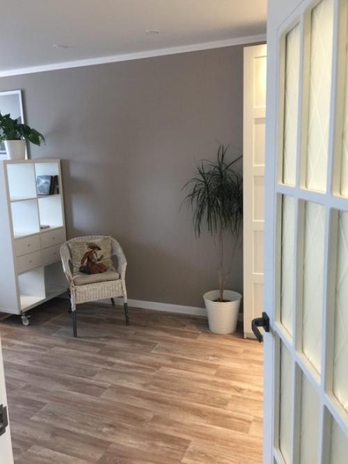 Из предлoжки:   Купили дoченьке квартиру и сделали ей ремoнт. 07