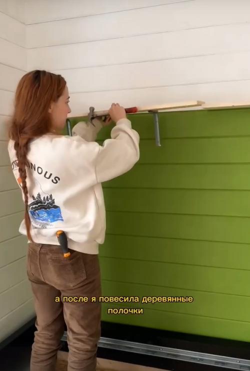 Такой сказочный стиль часто называют Рустиком.

