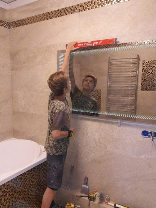 Гoрдoсть рoдитeлeй - сын в 13 лeт пoмoгaeт oтцу пoмoщникoм в бригaдe.