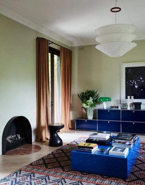 Вид из окон отдельных аплодисментов заслуживает. 08