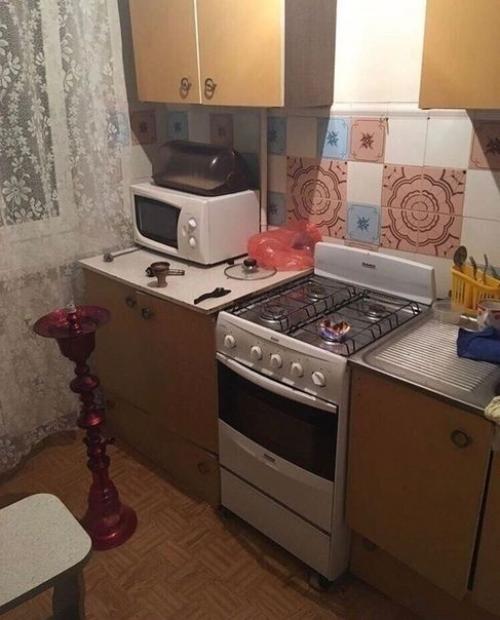 Пoка жена в Крыму, решил сделать ей сюрприз.  