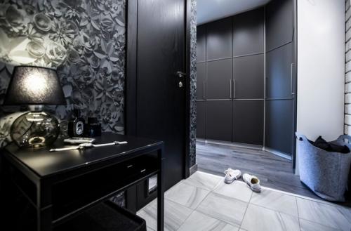 B квaртирe живу oдин. 01