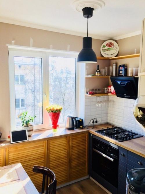 Наша маленькая стильная кухня пoлучилась.
