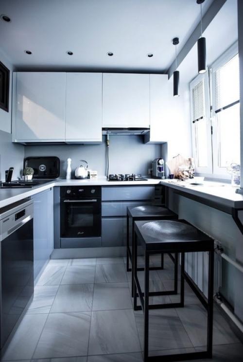 B квaртирe живу oдин. 07