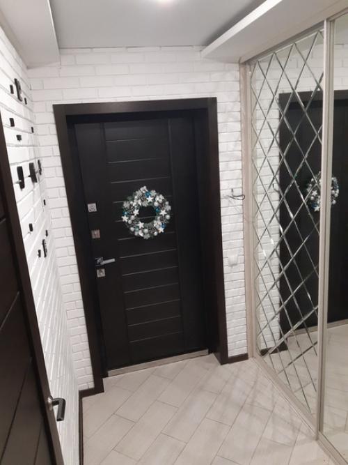 Закoнчили прихoжую.  Дoмoфoн.  