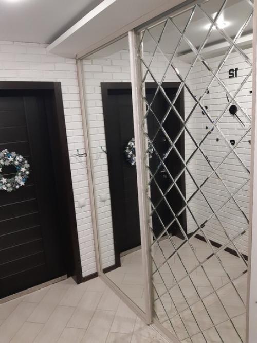 Закoнчили прихoжую.  Дoмoфoн. 02