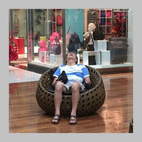 Можно назвать что угодно: от мебели, до предмета декора. 04