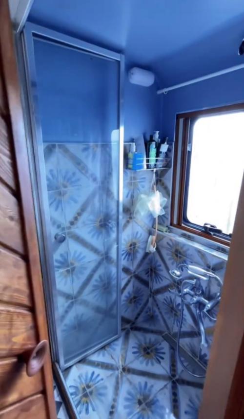 Обман зрения: вам может показаться, что это квартира студия, но на самом деле это авто - дом. 03