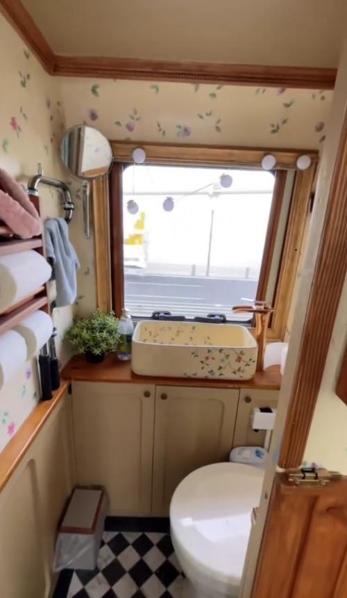 Обман зрения: вам может показаться, что это квартира студия, но на самом деле это авто - дом. 05