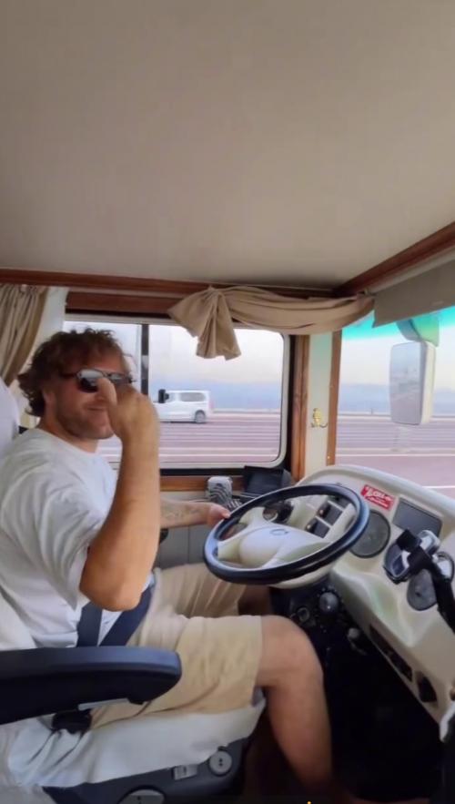 Обман зрения: вам может показаться, что это квартира студия, но на самом деле это авто - дом. 01