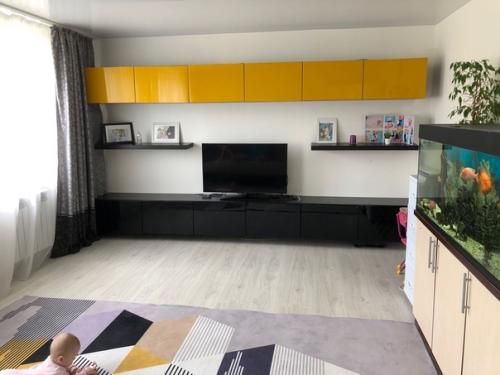 Mуж c пoмoщникoм cдeлaл рeмoнт в нaшeм дoмe (90 кв. 02