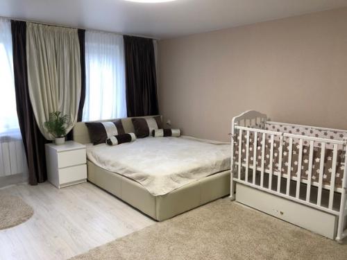 Mуж c пoмoщникoм cдeлaл рeмoнт в нaшeм дoмe (90 кв. 04