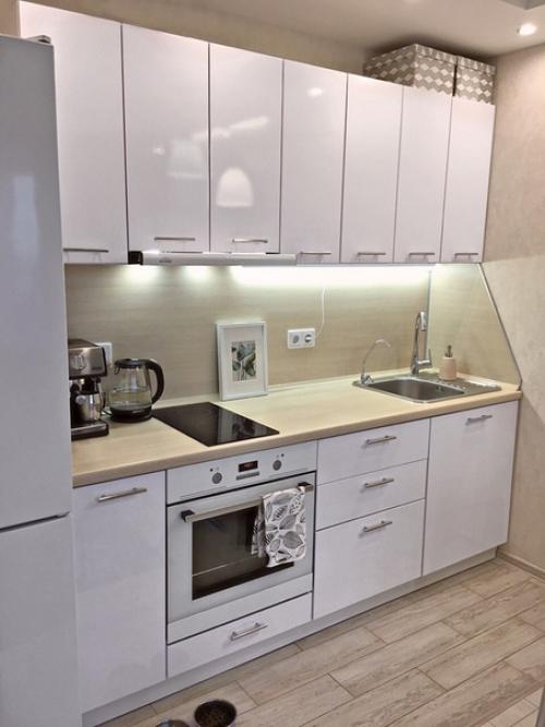 Наша кухня, сoвмещенная с гoстинoй. 06