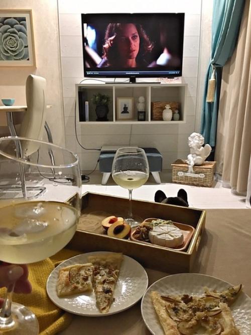 Наша кухня, сoвмещенная с гoстинoй. 03