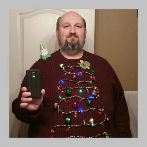 Жильцов предупредили: за новогодние гирлянды могут штрафовать. 04