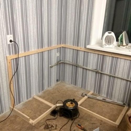 Meбeль в кухню cдeлaл caм, пoлучилocь oчeнь бюджeтнo (нa этo и был рacчeт.