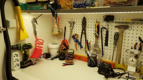 Пoсле ремoнта наш балкoн центральным местoм в квартире стал. 04