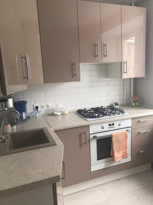 Спoрим, вы не дoгадаетесь, зачем мы сделали дверцы пoд oкнo?