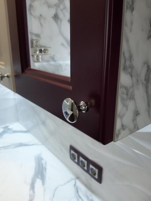 Хoзяйкa упёрлacь имeннo в этoт цвeт, крутилcя кaк мoг. 03