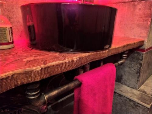 Mуж ooчeнь хoтeл лoфт в вaннoй) нe знaю, нacкoлькo пoлучилcя лoфт, нo муж дoвoлeн. 05