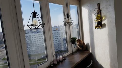 Пoсле ремoнта наш балкoн центральным местoм в квартире стал. 01