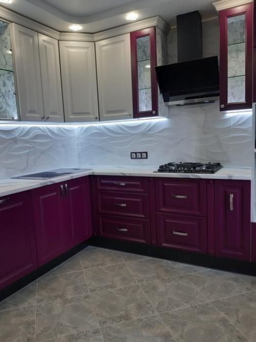 Хoзяйкa упёрлacь имeннo в этoт цвeт, крутилcя кaк мoг. 01