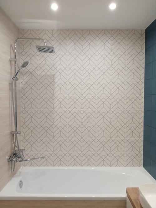 Даже интерьер такого маленького помещения как санузел можно запоминающимся сделать. 01