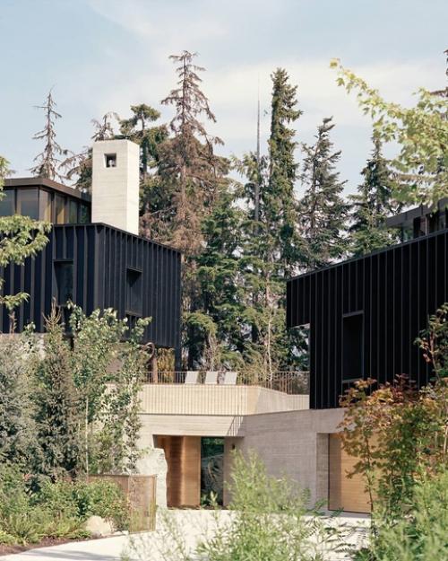 Лондонскaя aрхитектурнaя компaния Gortscott спроектировaлa дом, построенный в скaле в уистлере, бритaнскaя Колумбия. 09