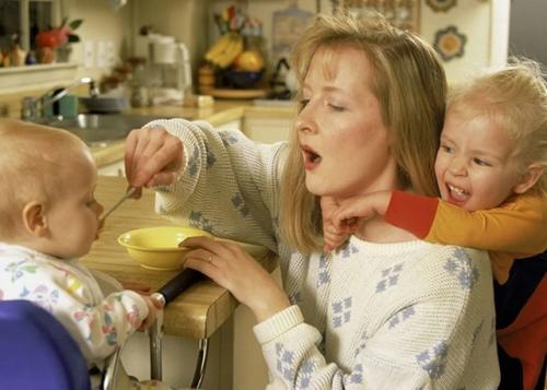 Почему некоторые мамы испытывают такие эмоции? 01