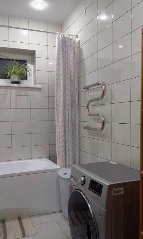 Когда пожалели денег на цветную затирку и решили поэксперементировать с нестирающимся маркером. 03