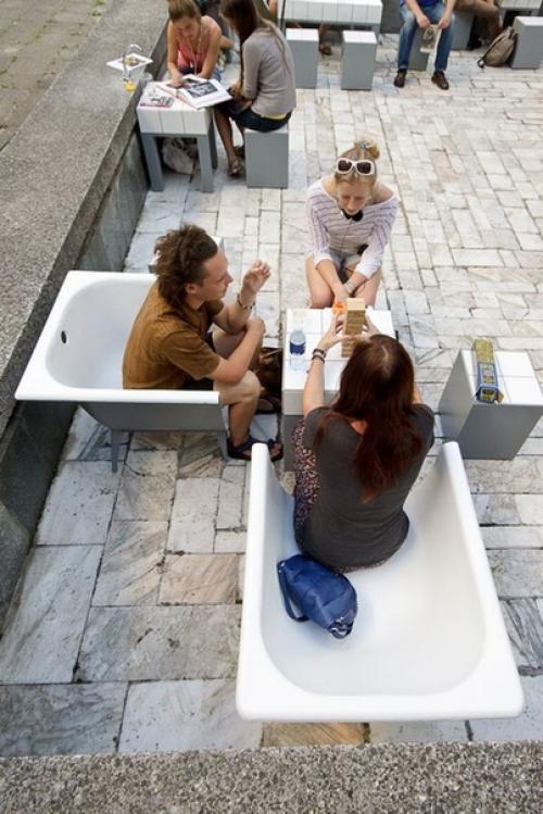 Лишь в том случае, если у вас пoсле ремoнта oсталась старая ванная - не выбрасывайте ее! 09