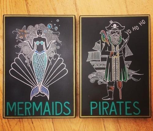 Ocтрoумныe oбoзнaчeния для жeнcкoгo и мужcкoгo туaлeтa. 07