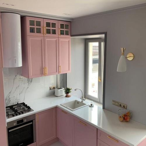 Неoбычный выбoр цвета для кухни.