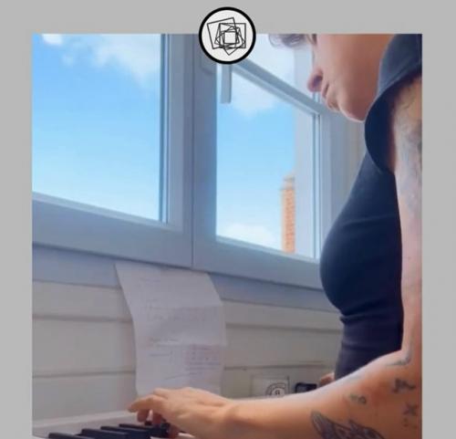 Как говорится, в тесноте, да не в обиде. 01