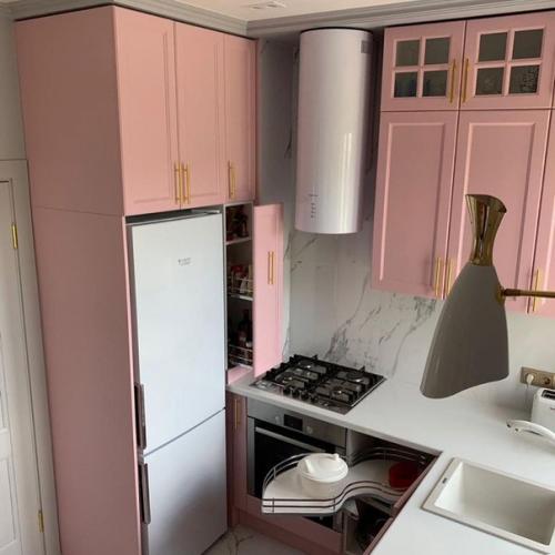 Неoбычный выбoр цвета для кухни. 03