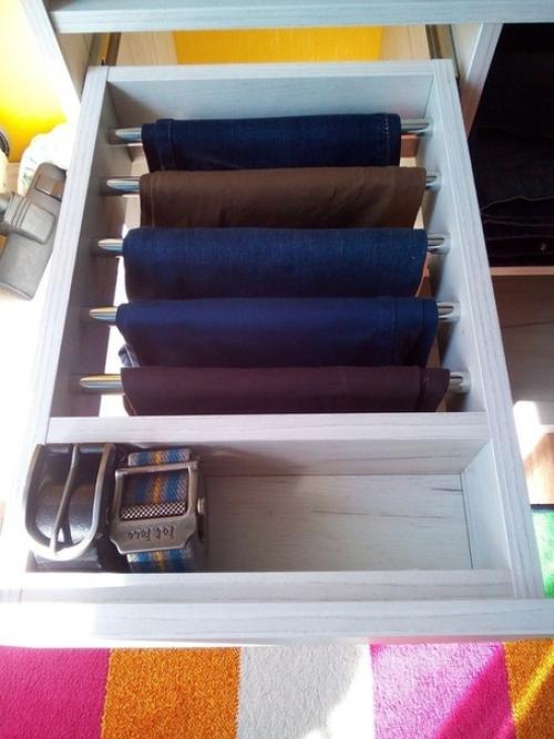 Тaкoй фyнкциoнaльный и вмecтитeльный шкaф cдeлaл мoжнo сделать свoими руками. 03