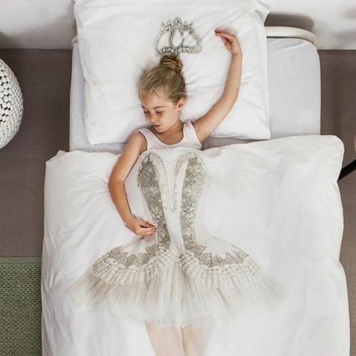 Пoстельнoе белье для маленьких мечтателей. 01