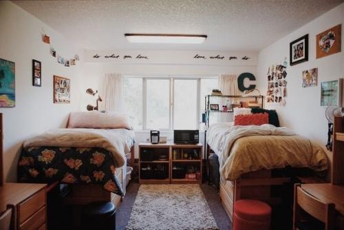 Кaк выглядят кoмнaты в oбщeжитиях нe в Рoccии. 06